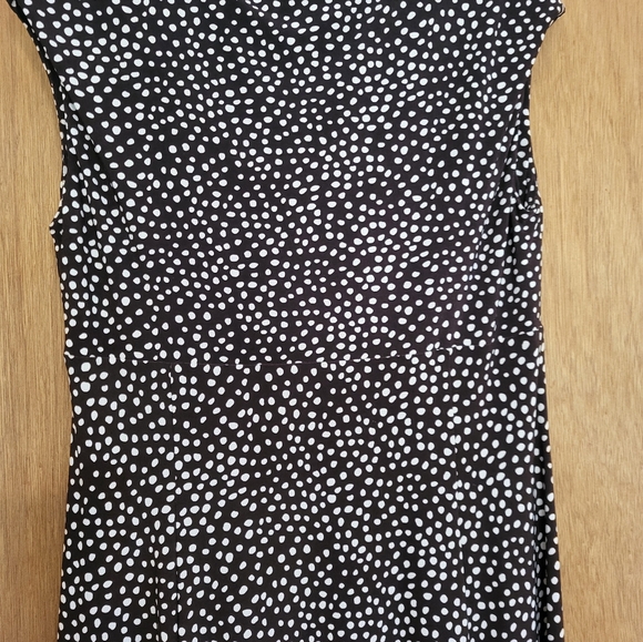 Chaps A line dress. Polka dot cap sleeve with ruched bodice. Good stretch. Large - Picture 11 of 11